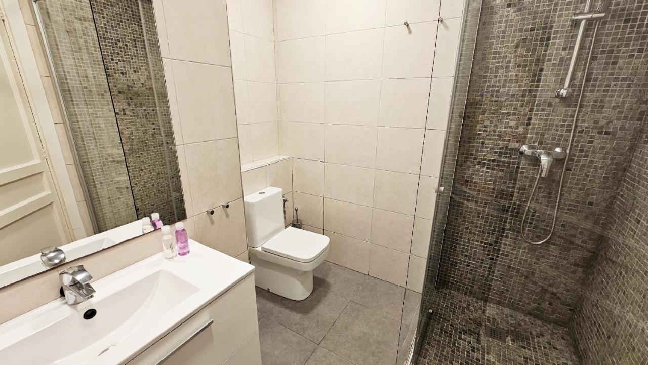 Click&Flat Seneca Suites Барселона Экстерьер фото