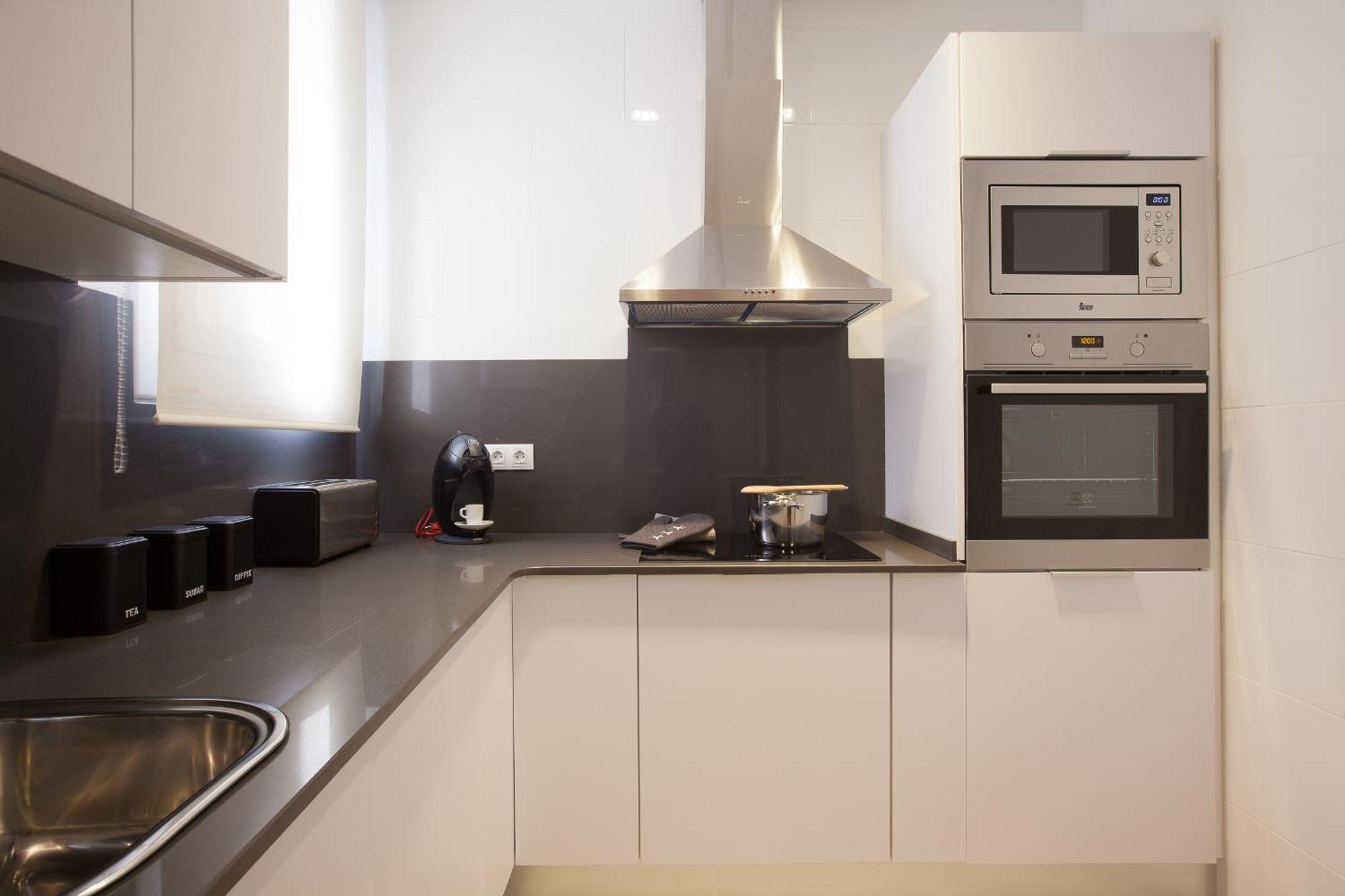 Click&Flat Seneca Suites Барселона Экстерьер фото