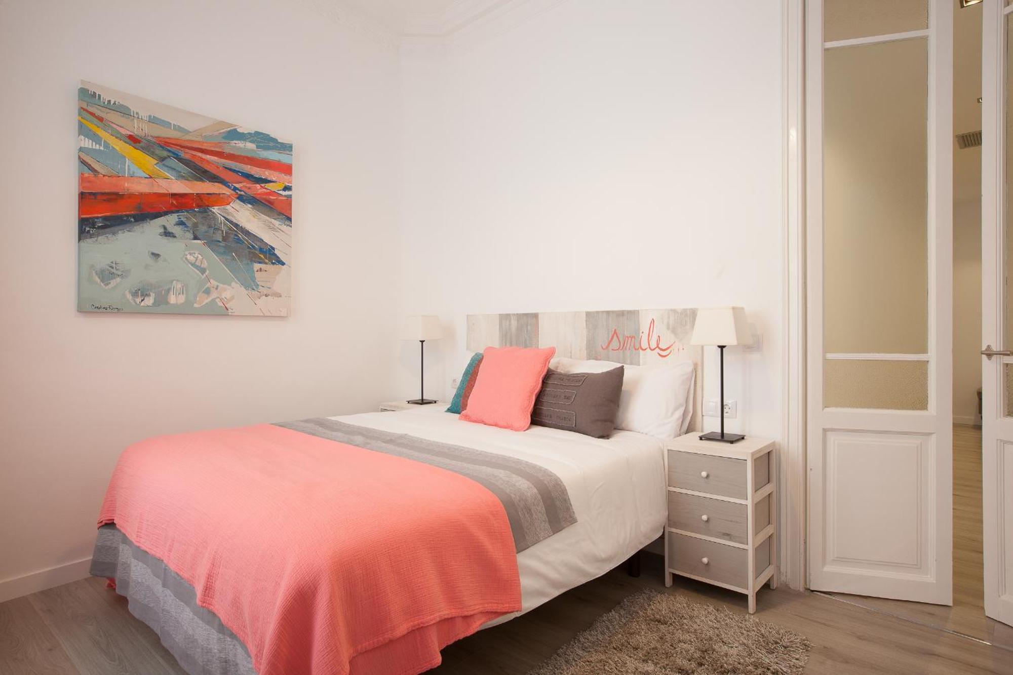 Click&Flat Seneca Suites Барселона Экстерьер фото