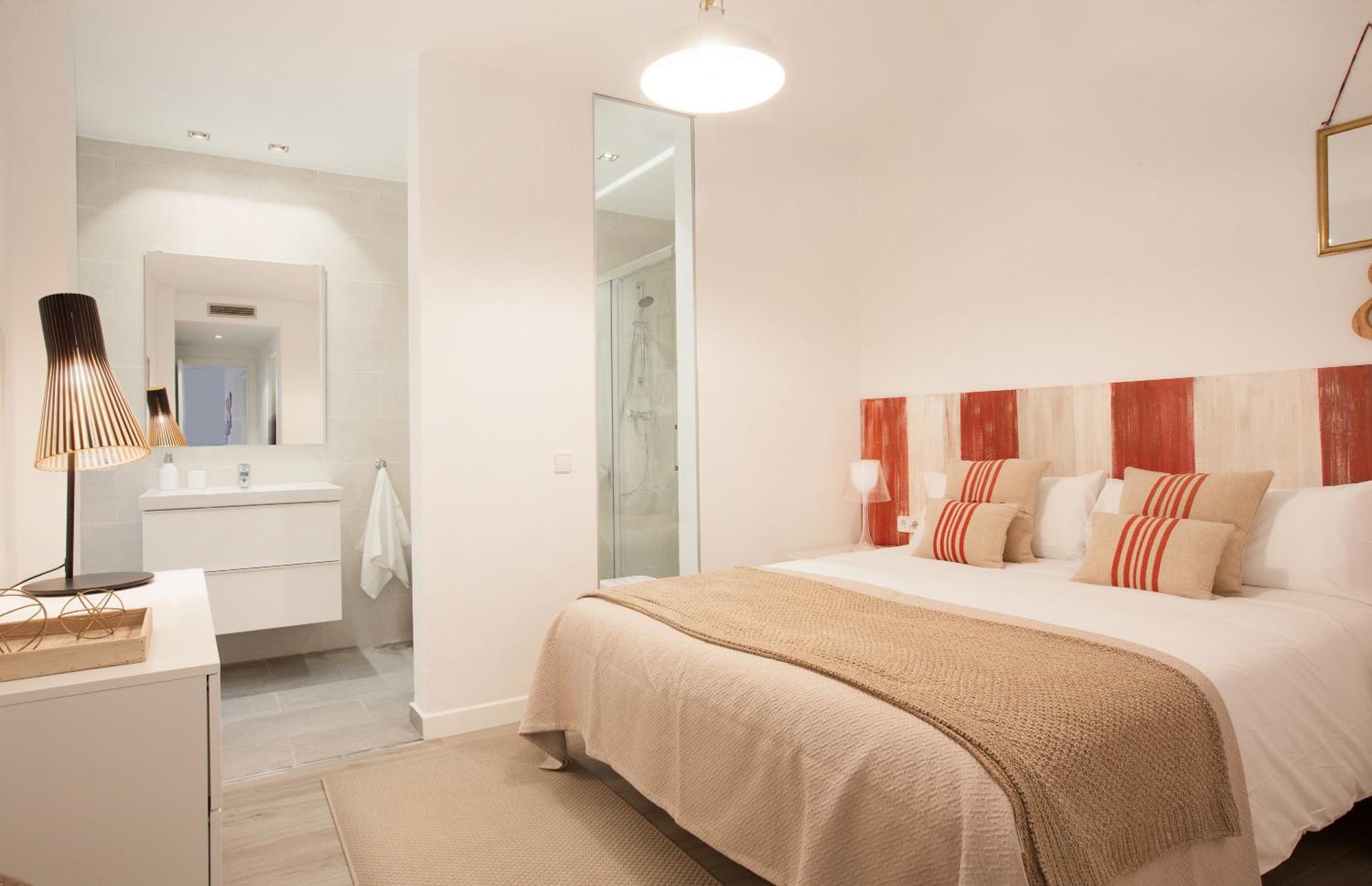 Click&Flat Seneca Suites Барселона Экстерьер фото