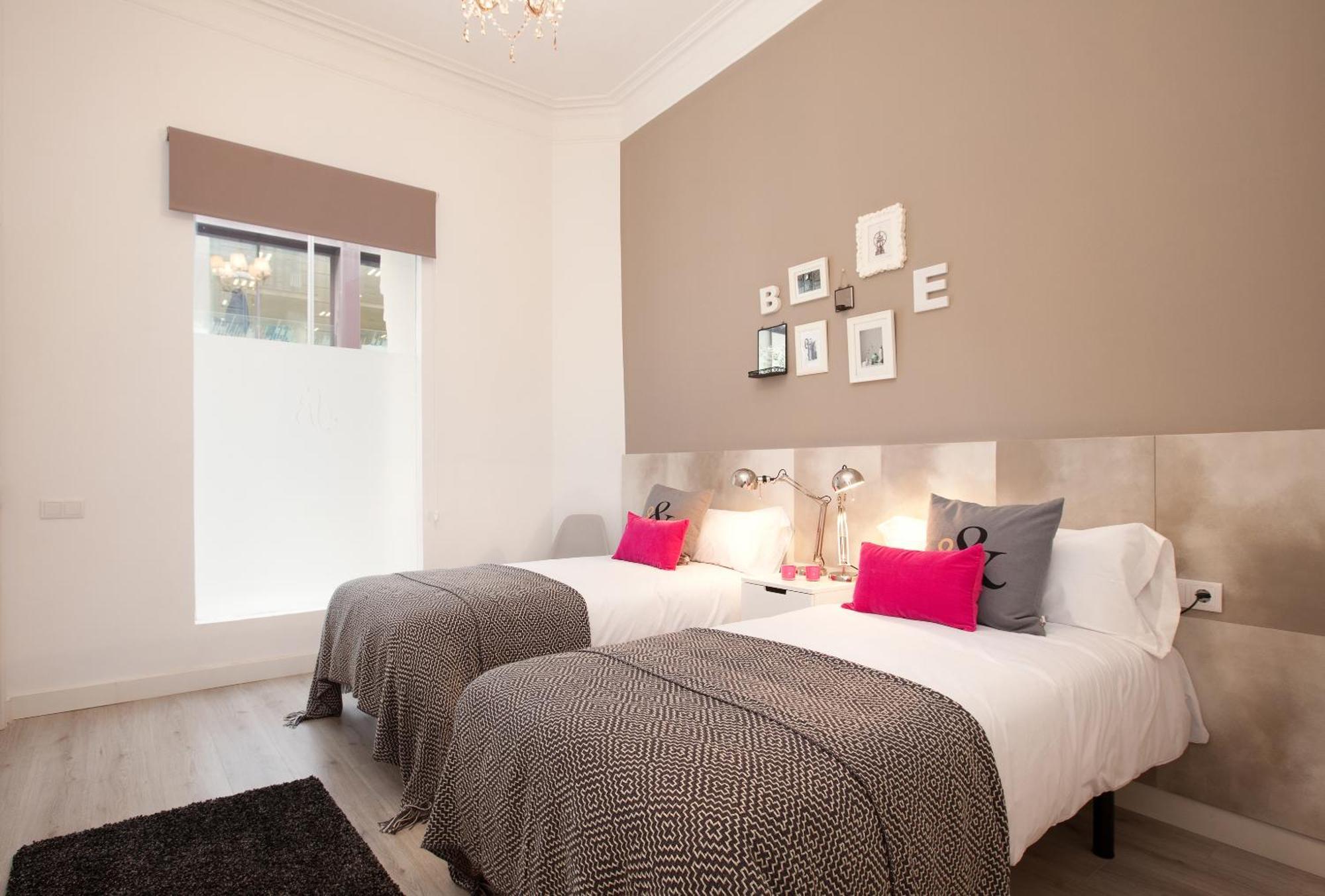 Click&Flat Seneca Suites Барселона Номер фото
