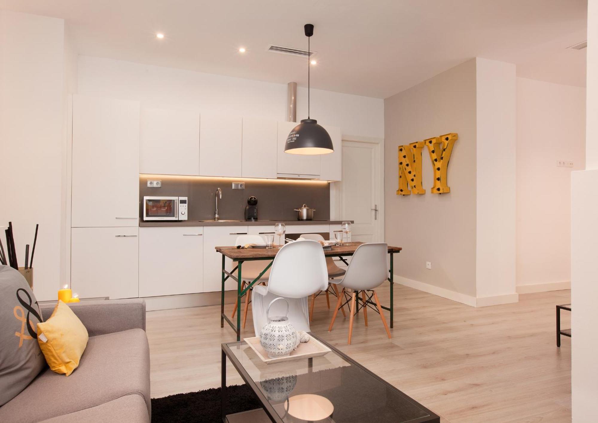 Click&Flat Seneca Suites Барселона Номер фото