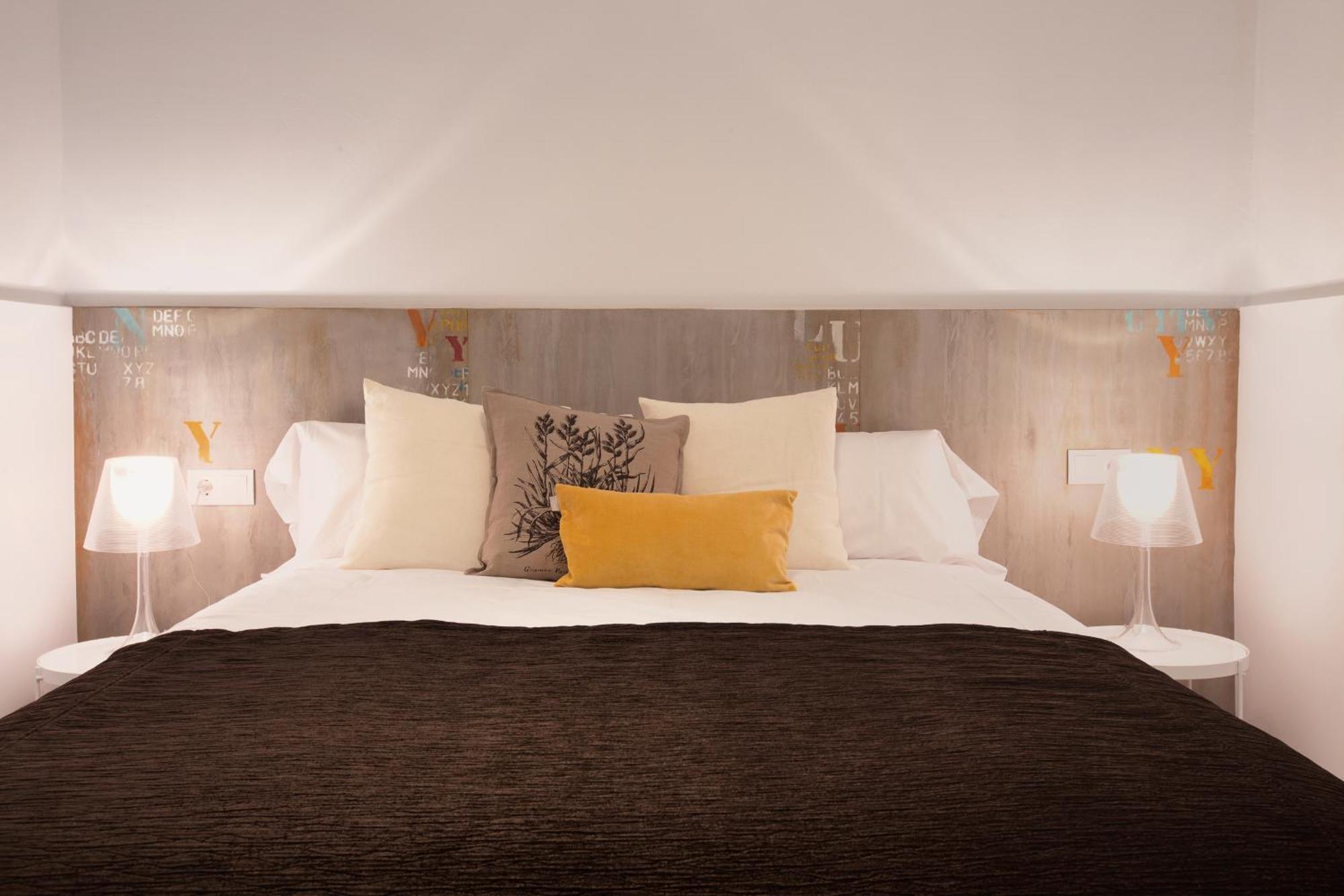 Click&Flat Seneca Suites Барселона Номер фото