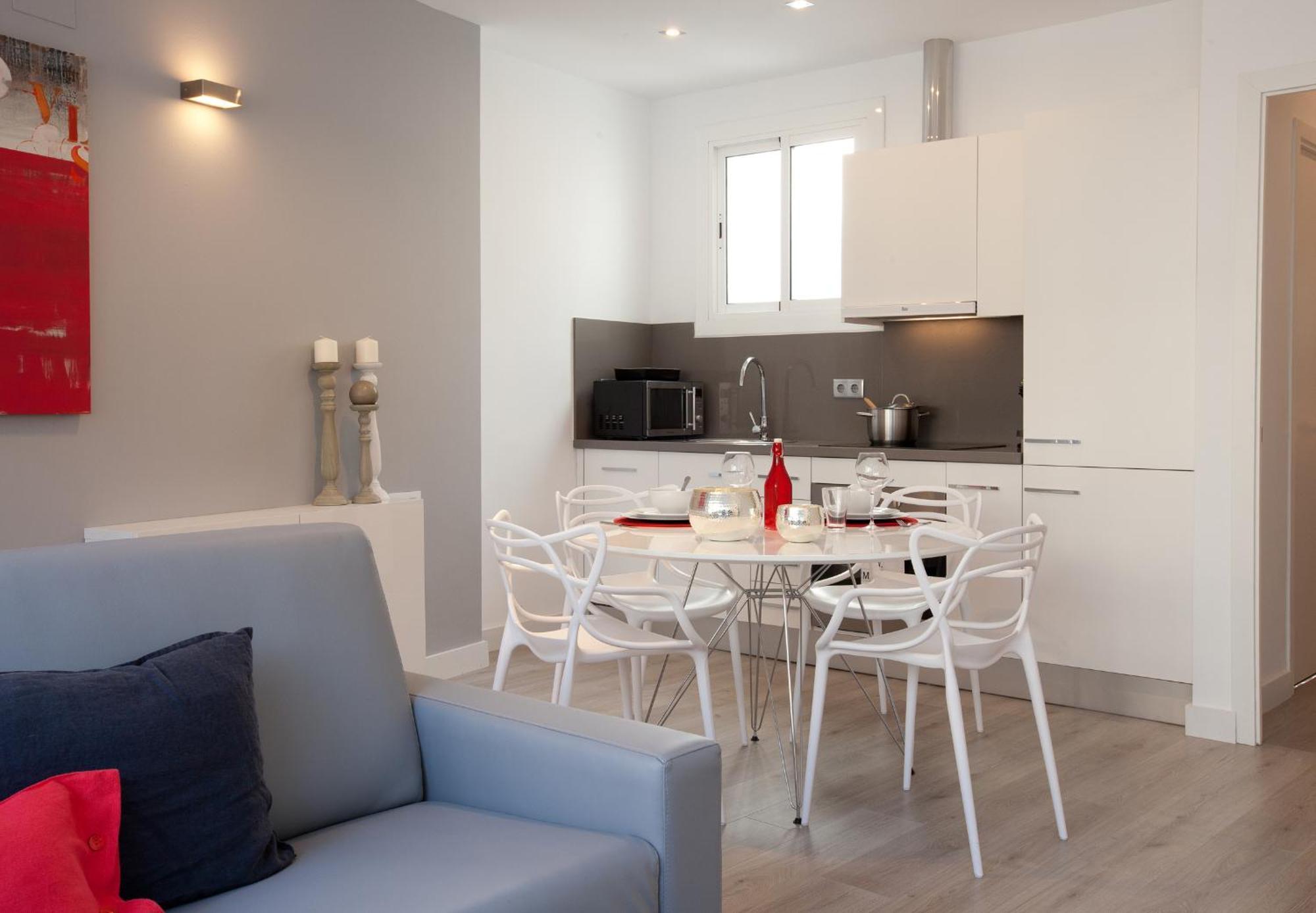 Click&Flat Seneca Suites Барселона Номер фото