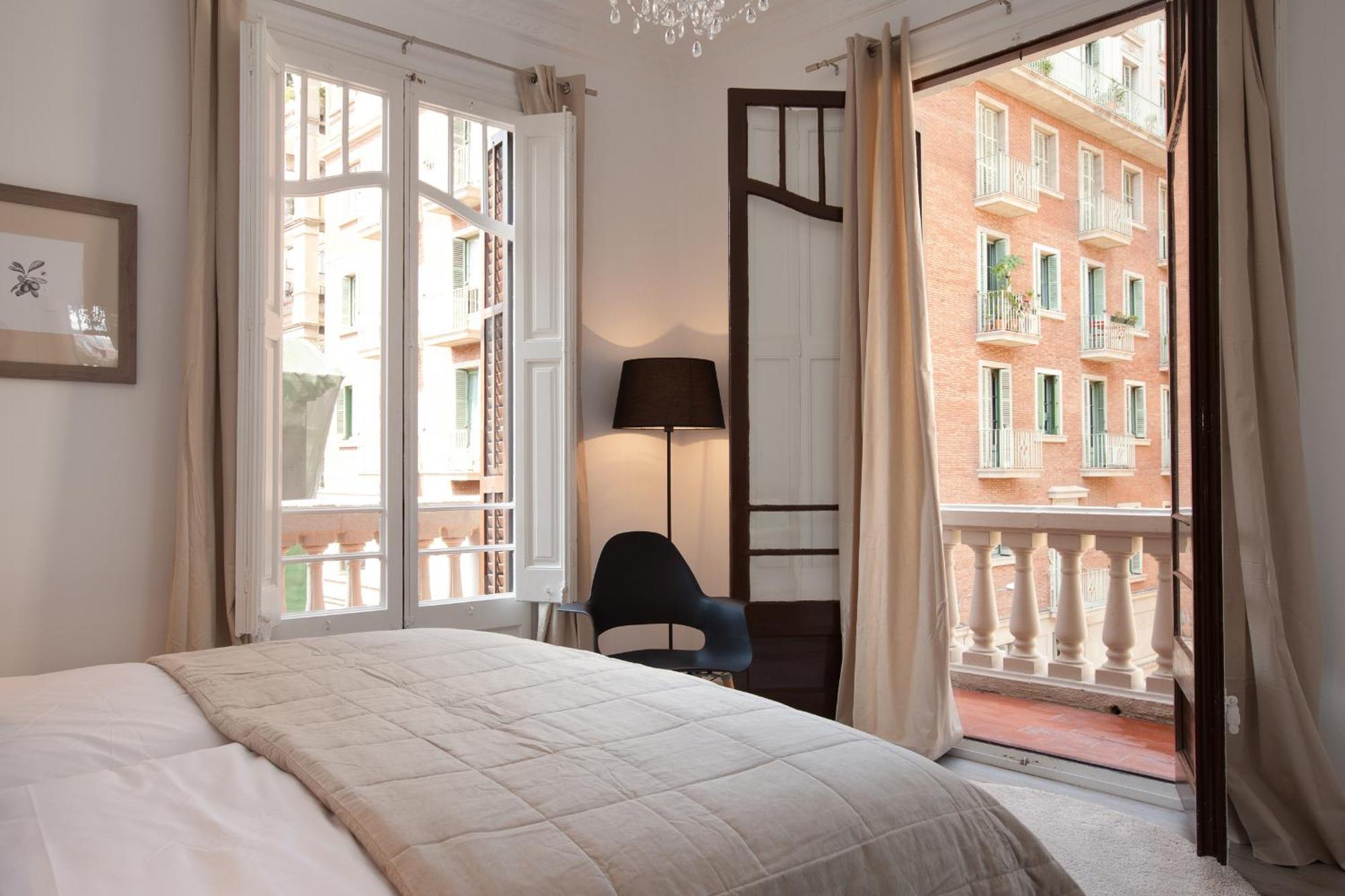 Click&Flat Seneca Suites Барселона Номер фото