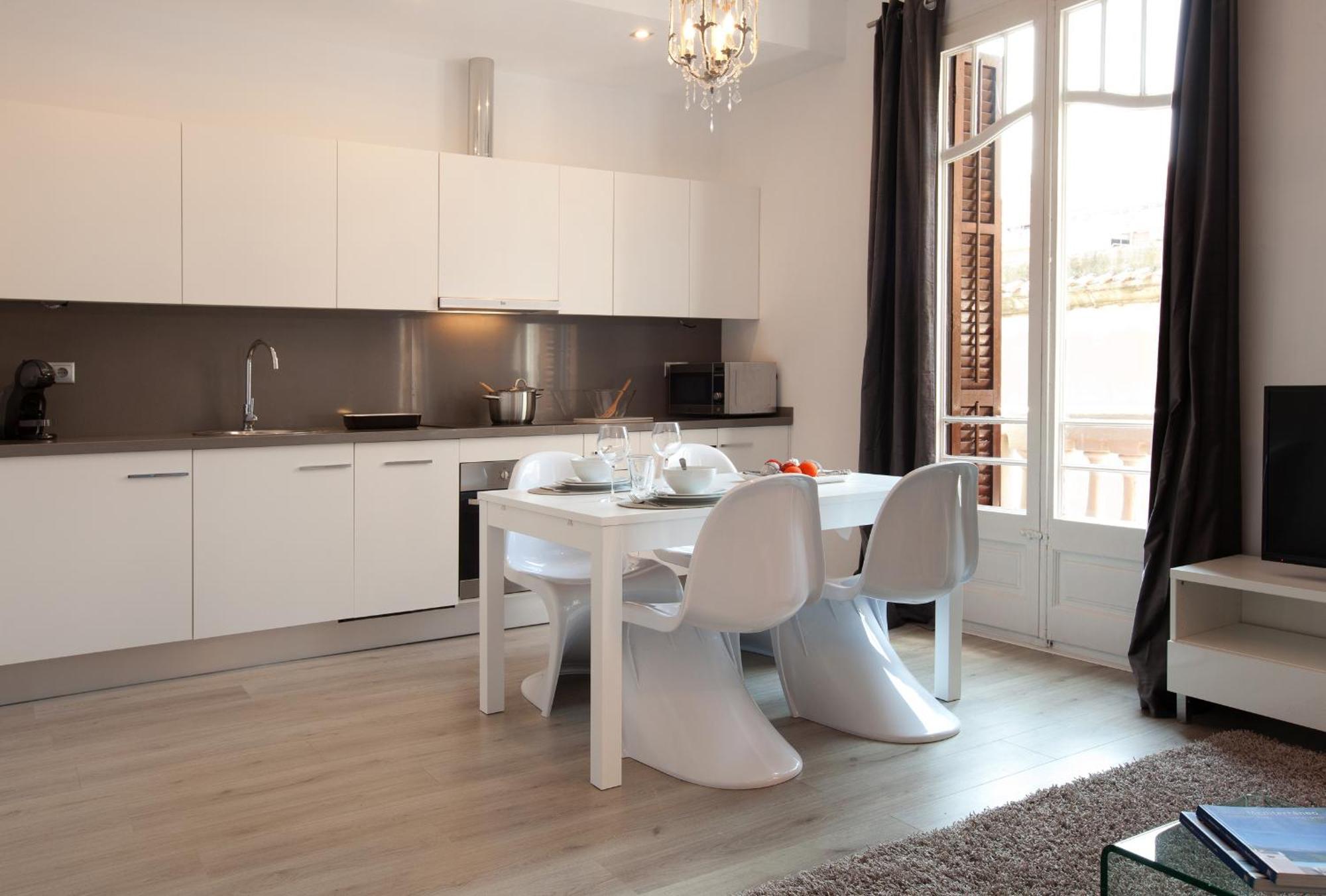 Click&Flat Seneca Suites Барселона Номер фото