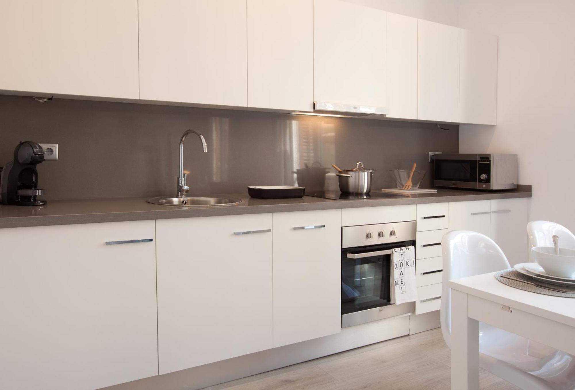 Click&Flat Seneca Suites Барселона Номер фото