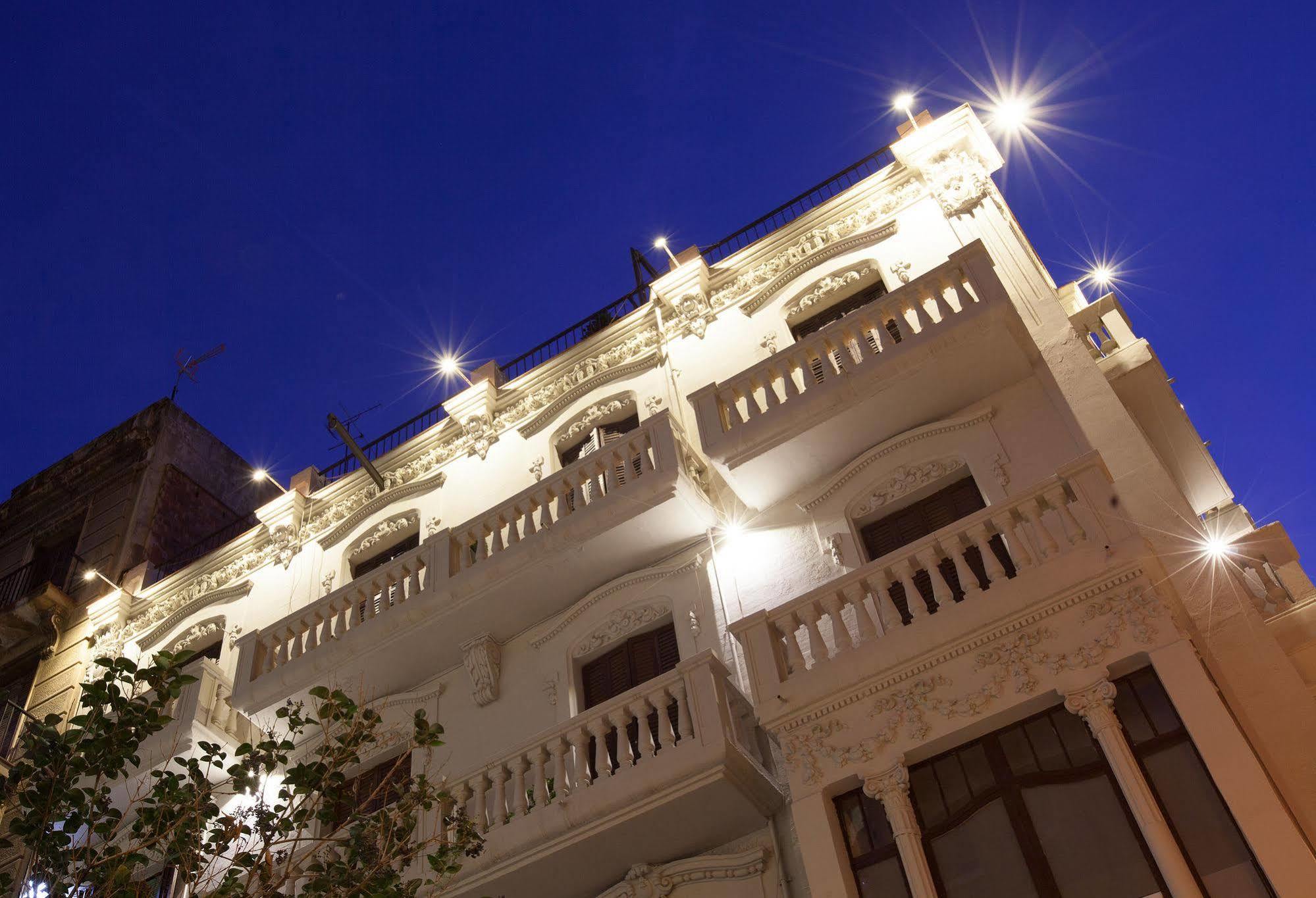 Click&Flat Seneca Suites Барселона Экстерьер фото