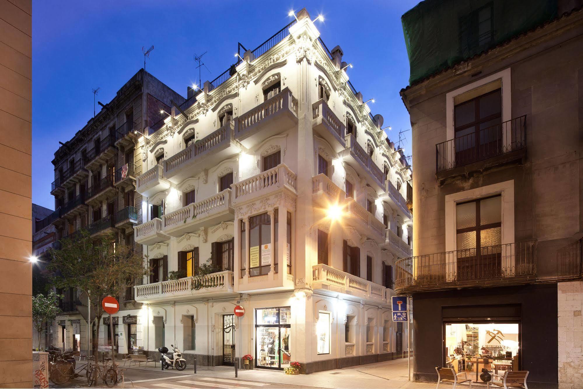 Click&Flat Seneca Suites Барселона Экстерьер фото