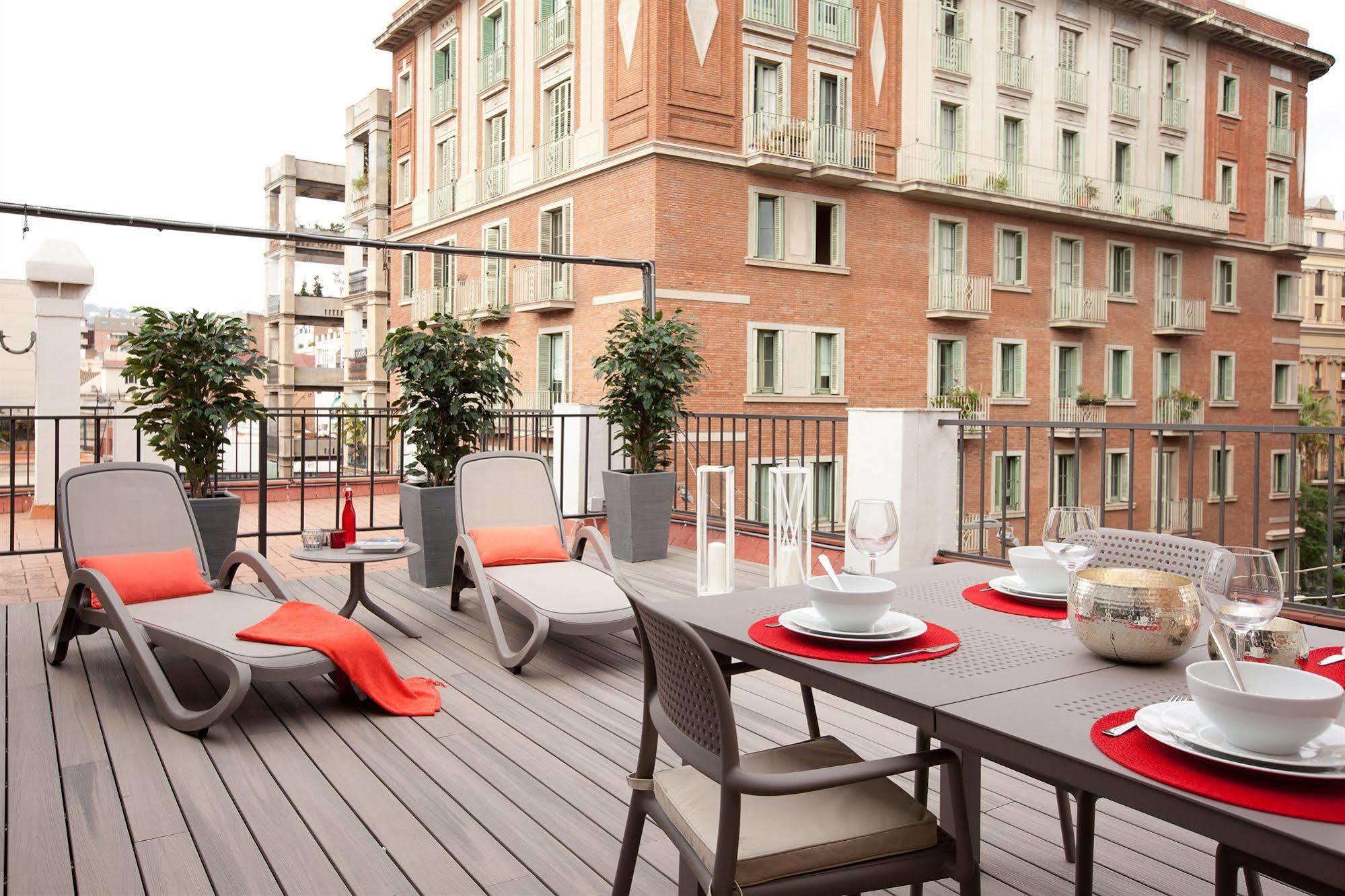 Click&Flat Seneca Suites Барселона Экстерьер фото