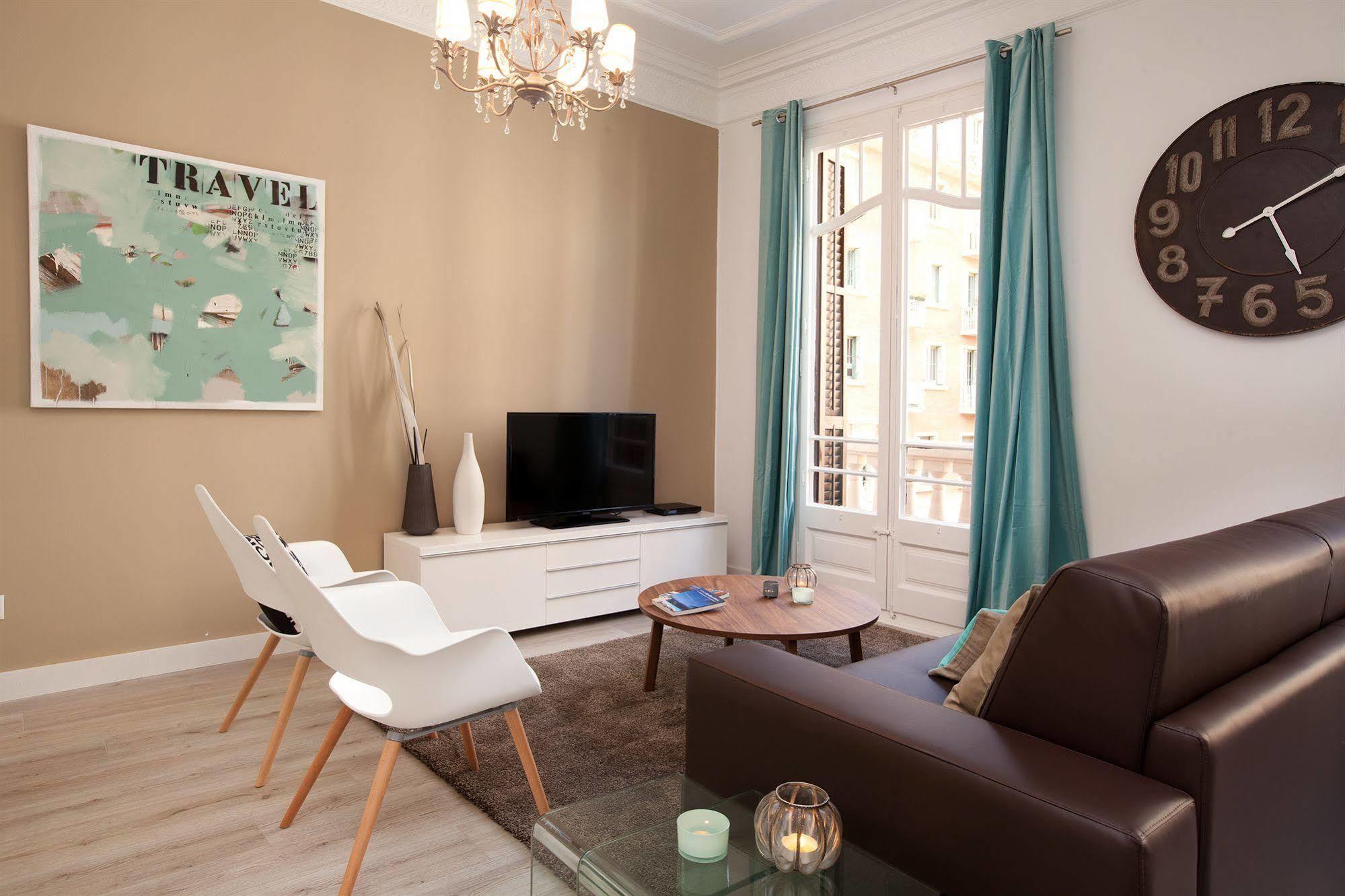 Click&Flat Seneca Suites Барселона Экстерьер фото